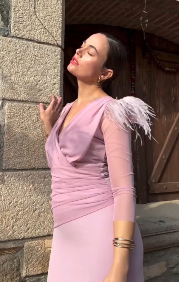 Vestido combinado cuerpo tul detalle plumas hombros - Imagen 3