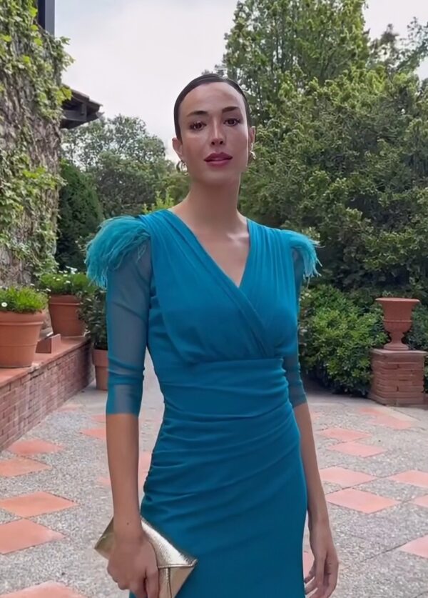 Vestido combinado cuerpo tul detalle plumas hombros - Imagen 6