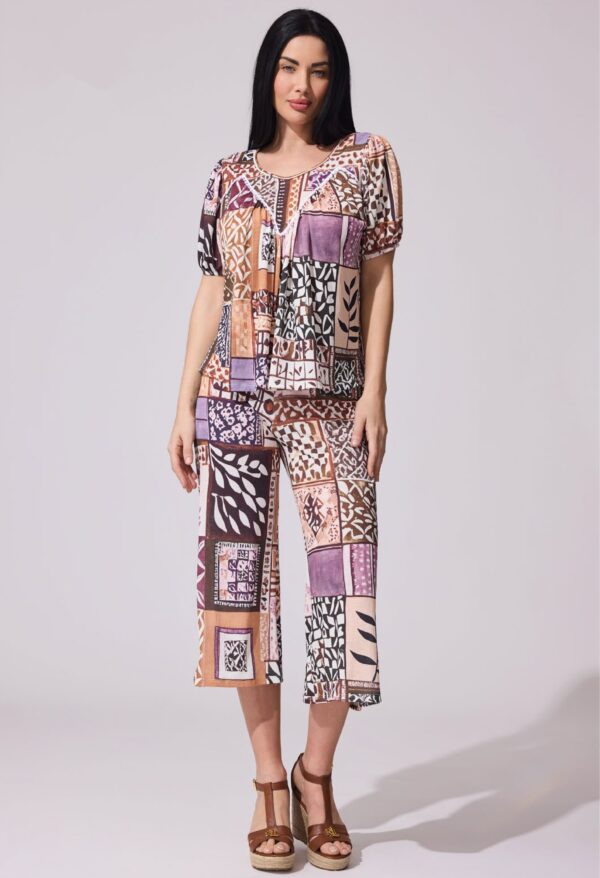 Conjunto blusa y pantalón estampado patchwork tonos tierra - Imagen 2