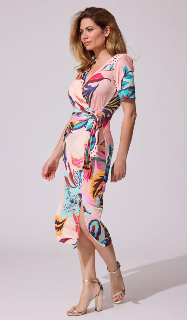 Vestido estampado multicolor hojas detalle nudo costado - Imagen 3