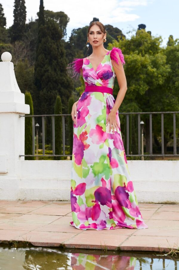 Vestido largo estampado floral detalle plumas hombros