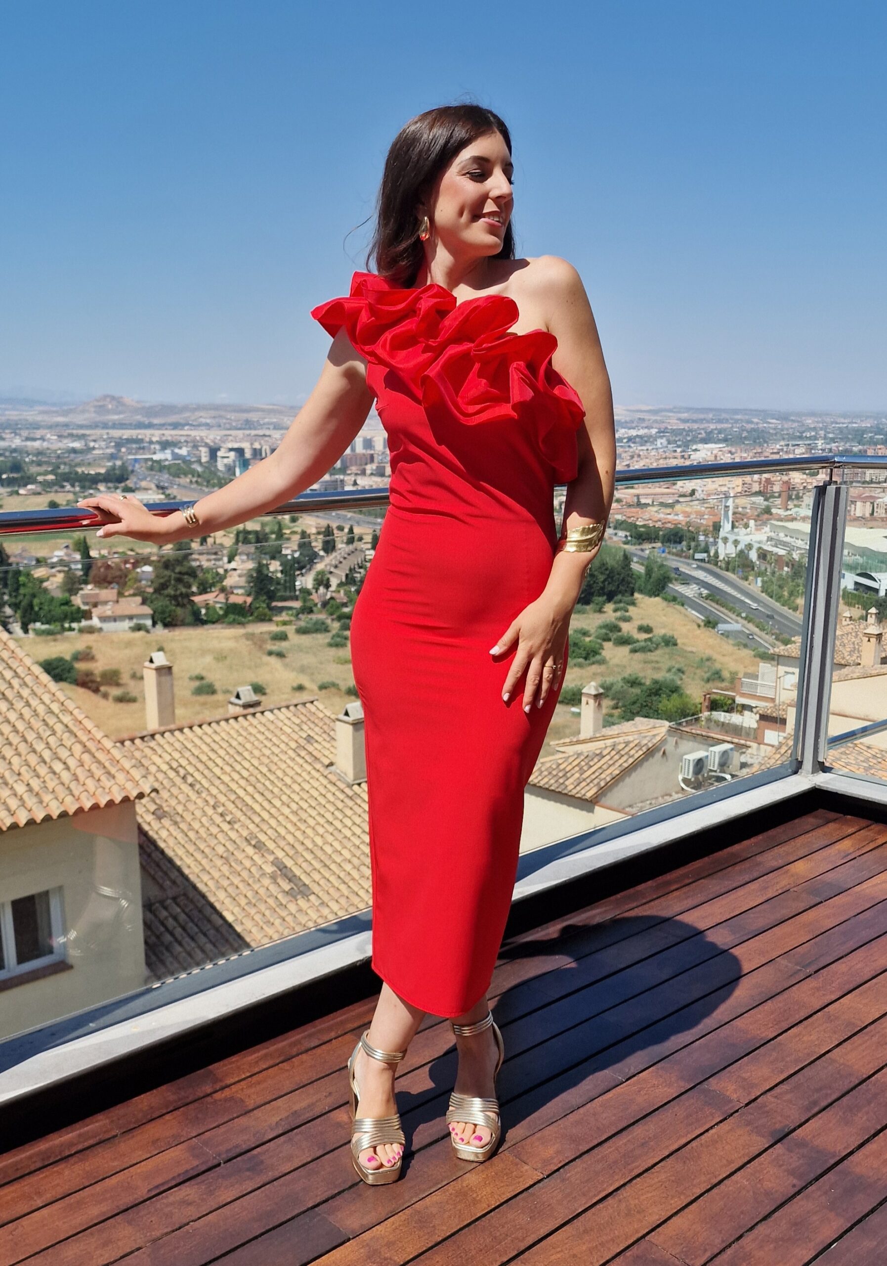 Vestido asimétrico maxi volante rojo - Imagen 4