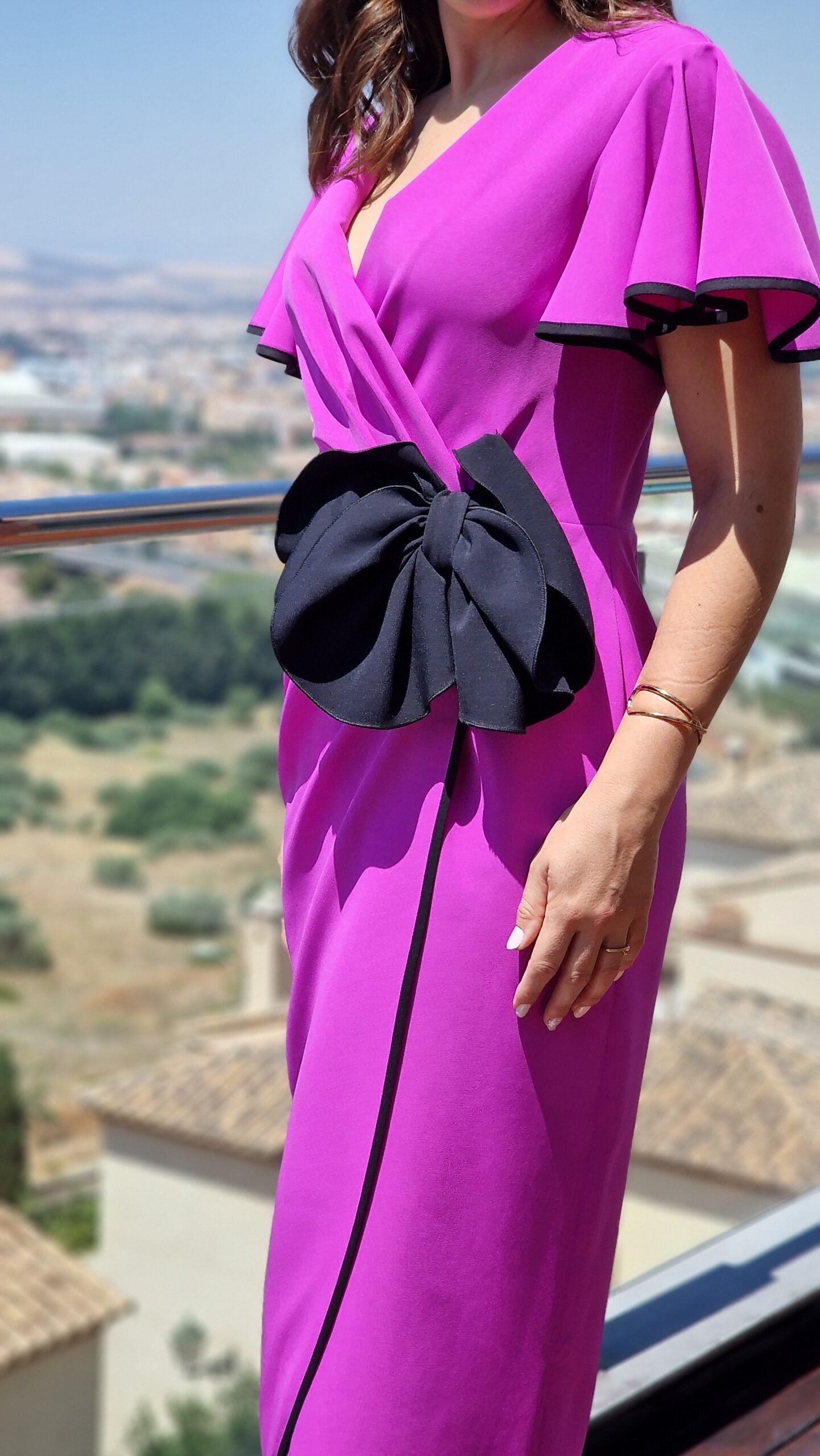 Vestido cruzado detalle moña costado y vivos buganvilla - Imagen 2