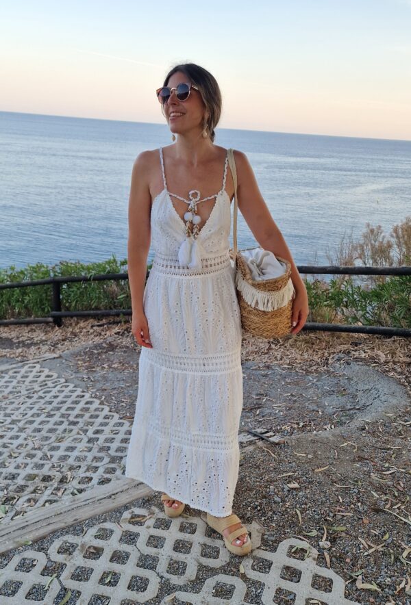 Vestido largo encaje tirantes detalle borlas blanco - Imagen 3
