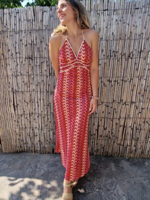 Vestido crochet tirantes atado al cuello tonos rojos
