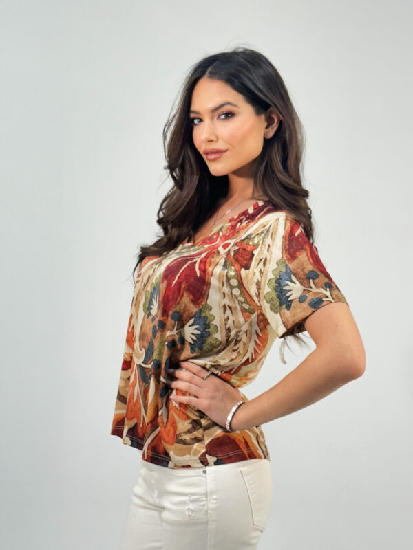 Camiseta estampado floral tonos tierra - Imagen 2