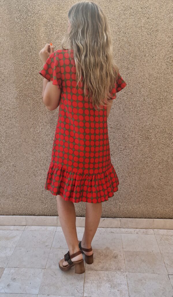 Vestido estampado círculos rojo y verde corto - Imagen 4