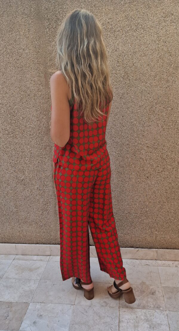 Conjunto camiseta y pantalón estampado círculos rojo y verde - Imagen 5