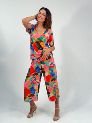 Conjunto camiseta y pantalón estampado multicolor