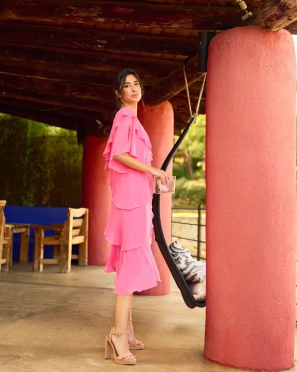 Vestido gasa corto volantes cruzados escote volantes rosa - Imagen 3