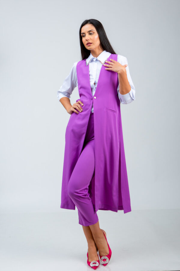 Conjunto chaleco largo y pantalón violeta