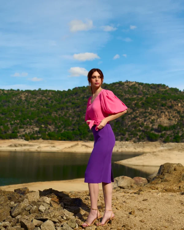 Vestido cuerpo gasa bicolor detalle lazada - Imagen 5