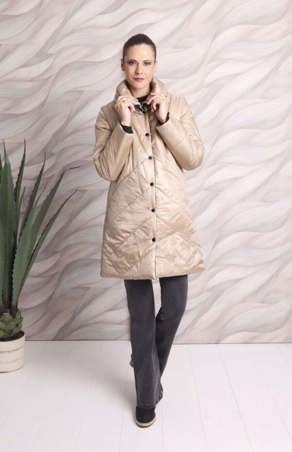 Parka reversible negra y beige con mangas desmontables - Imagen 4