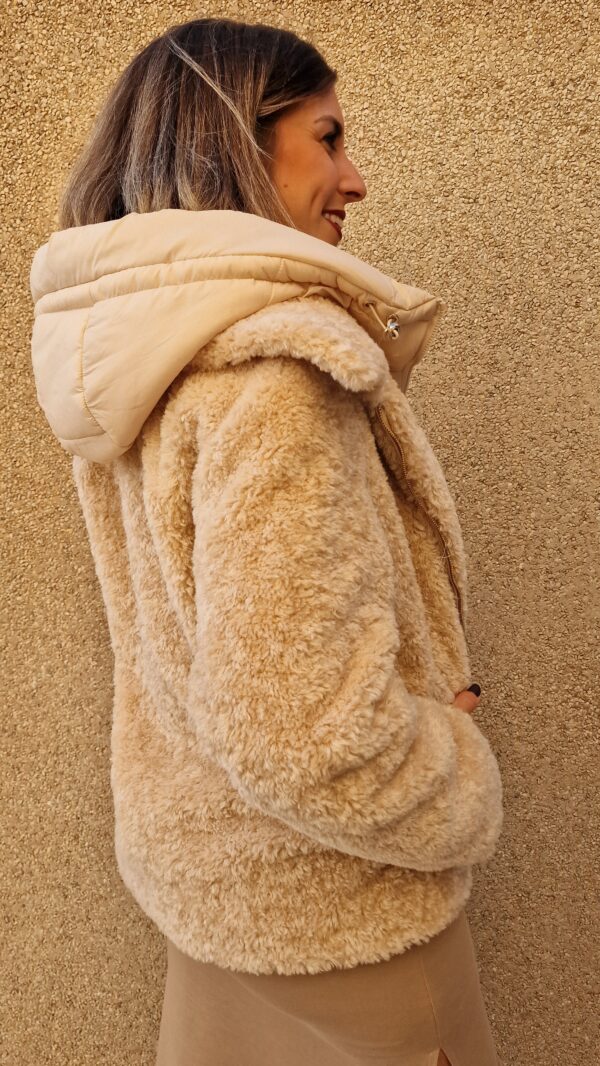 Chaqueta de pelo detalle chaleco enguatado con capucha desmontable - Imagen 4