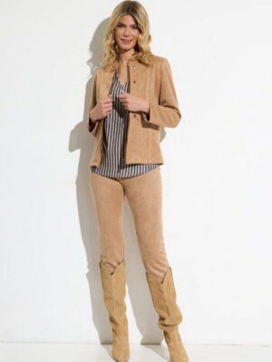 Pantalón antelina recto con botón