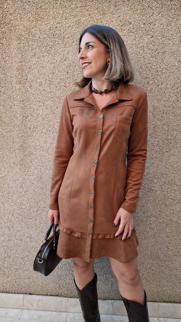 Vestido camisero corto antelina camel - Imagen 3