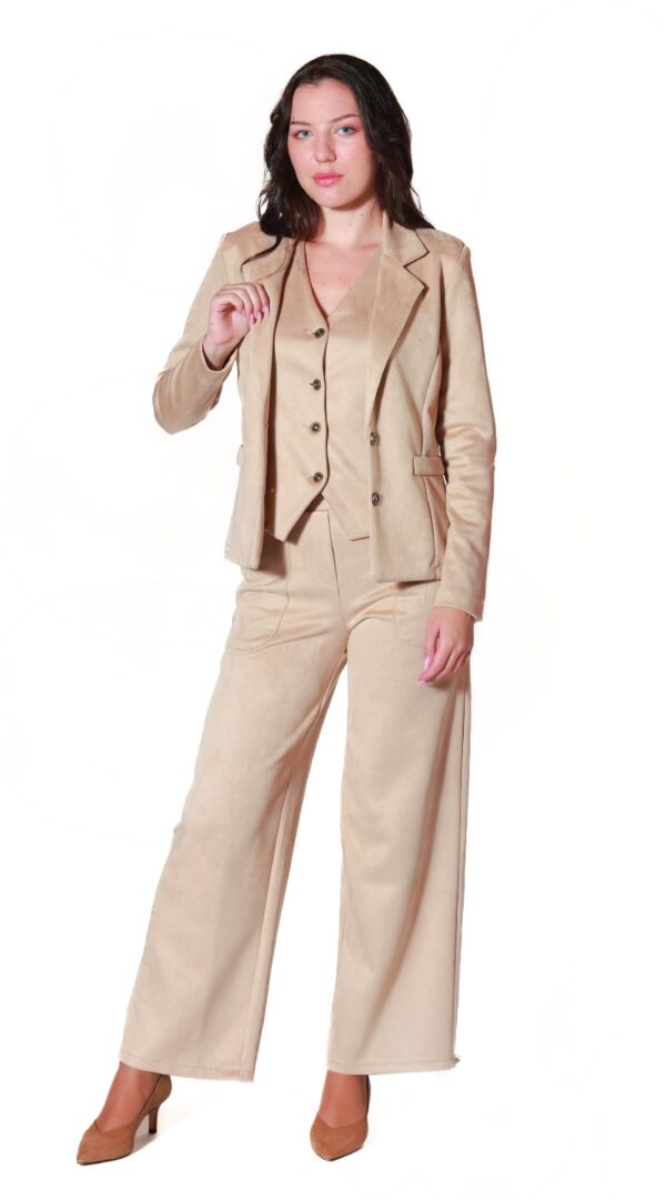 Chaqueta solapa muesca dos botones antelina beige