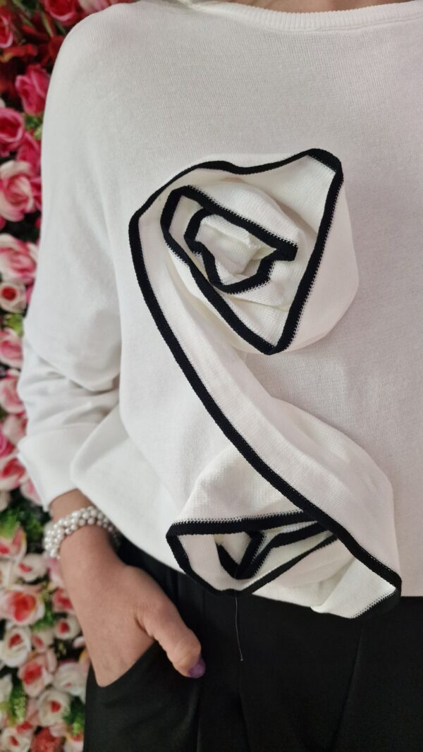 Jersey oversize detalle flor en cascada - Imagen 3