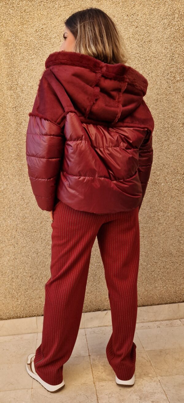 Chaquetón oversize corto combinado piel vuelta y enguatado burdeos - Imagen 5