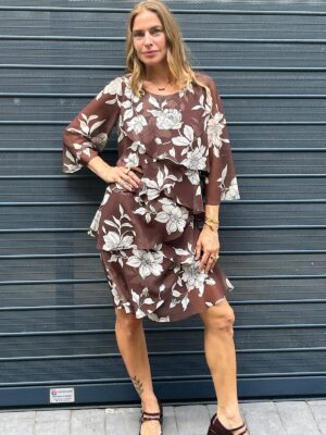 Vestido gasa corto volantes cruzados estampado floral marrón y blanco