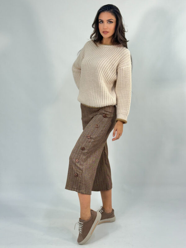 Conjunto chaleco y pantalón detalle botones lateral topo - Imagen 4