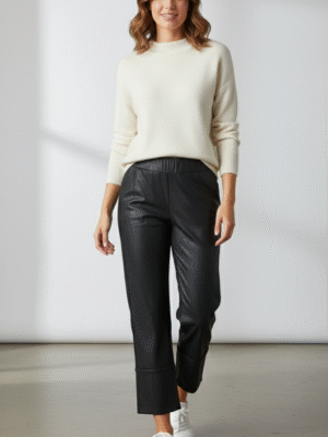 Pantalón ancho bajo vuelta polipiel negro