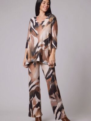 Conjunto blusa y pantalón estampado pinceladas tonos tierra