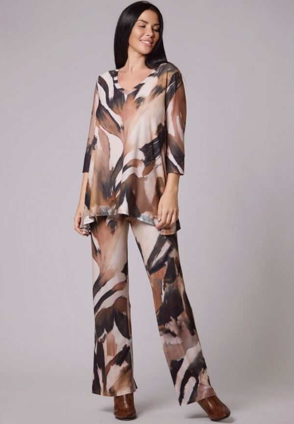 Conjunto blusa y pantalón estampado pinceladas tonos tierra