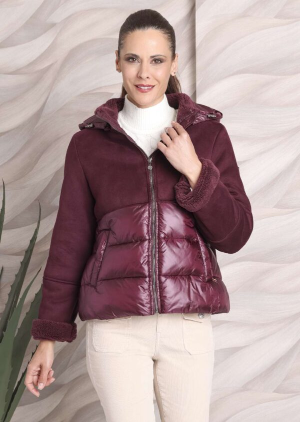 Chaquetón combinado ante y enguatado con capucha corto burdeos