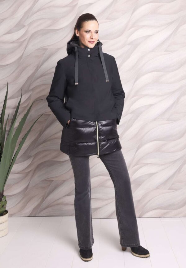 Chaquetón enguatado con capa desmontable negro