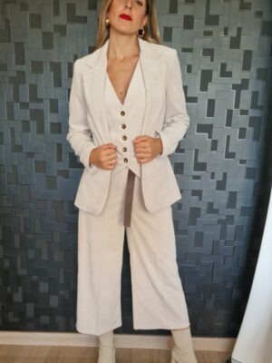 Conjunto chaqueta, chaleco y pantalón pana crudo