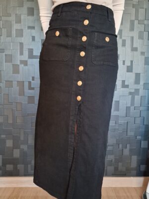 Falda vaquera larga botones y abertura frontal negra