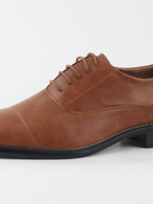 Zapato de vestir detalle costura