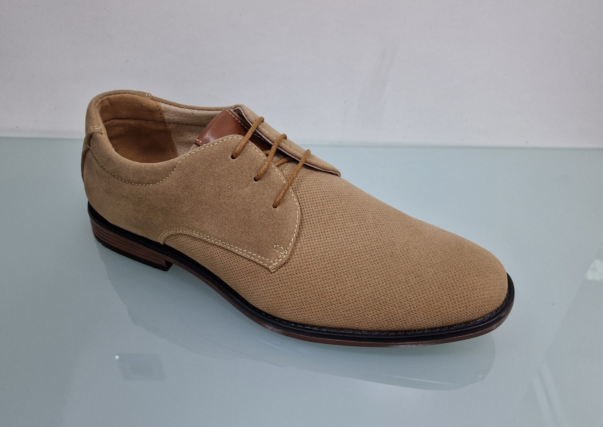 Zapato sport perforado beige - Imagen 2