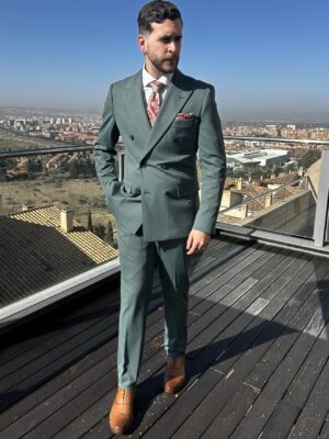 Traje cruzado entallado licra