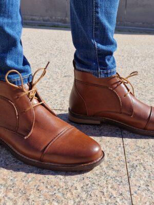 Botín detalle costura marrón