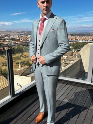 Traje verde menta con chaleco