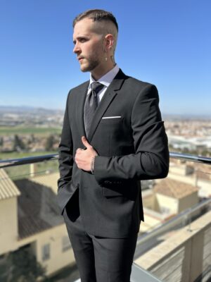 Traje entallado liso