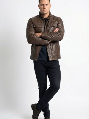 Cazadora cuero con capucha marrón