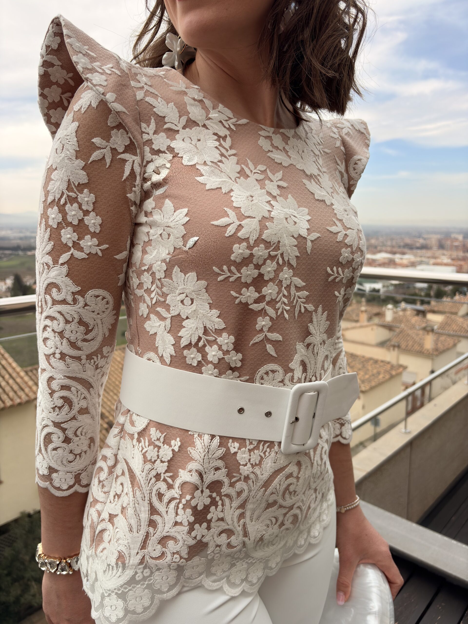 Conjunto top y pantalón encaje con cinturón - Imagen 5