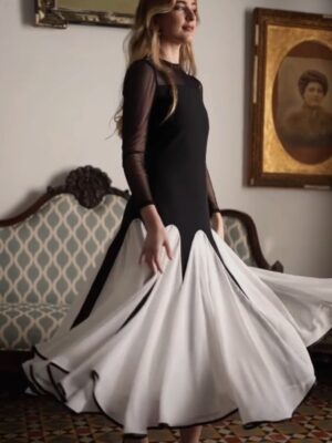 Vestido godets blanco y negro