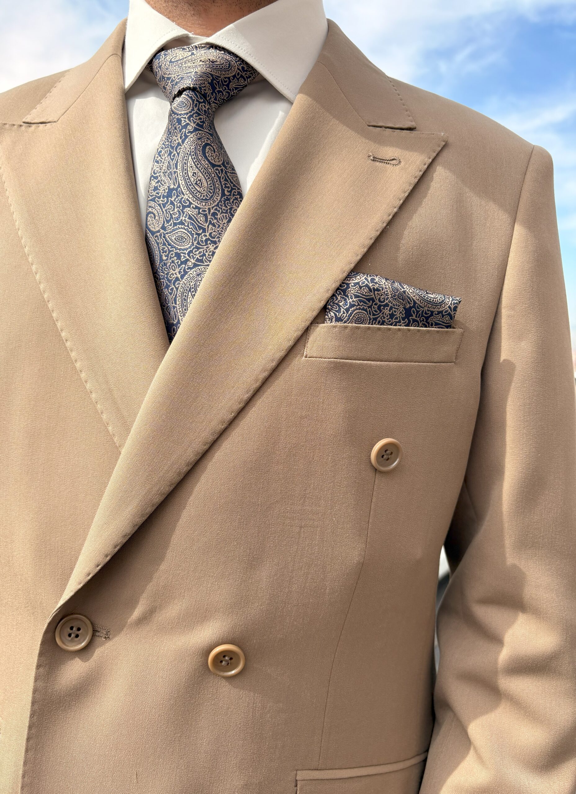 Traje cruzado entallado - Imagen 4