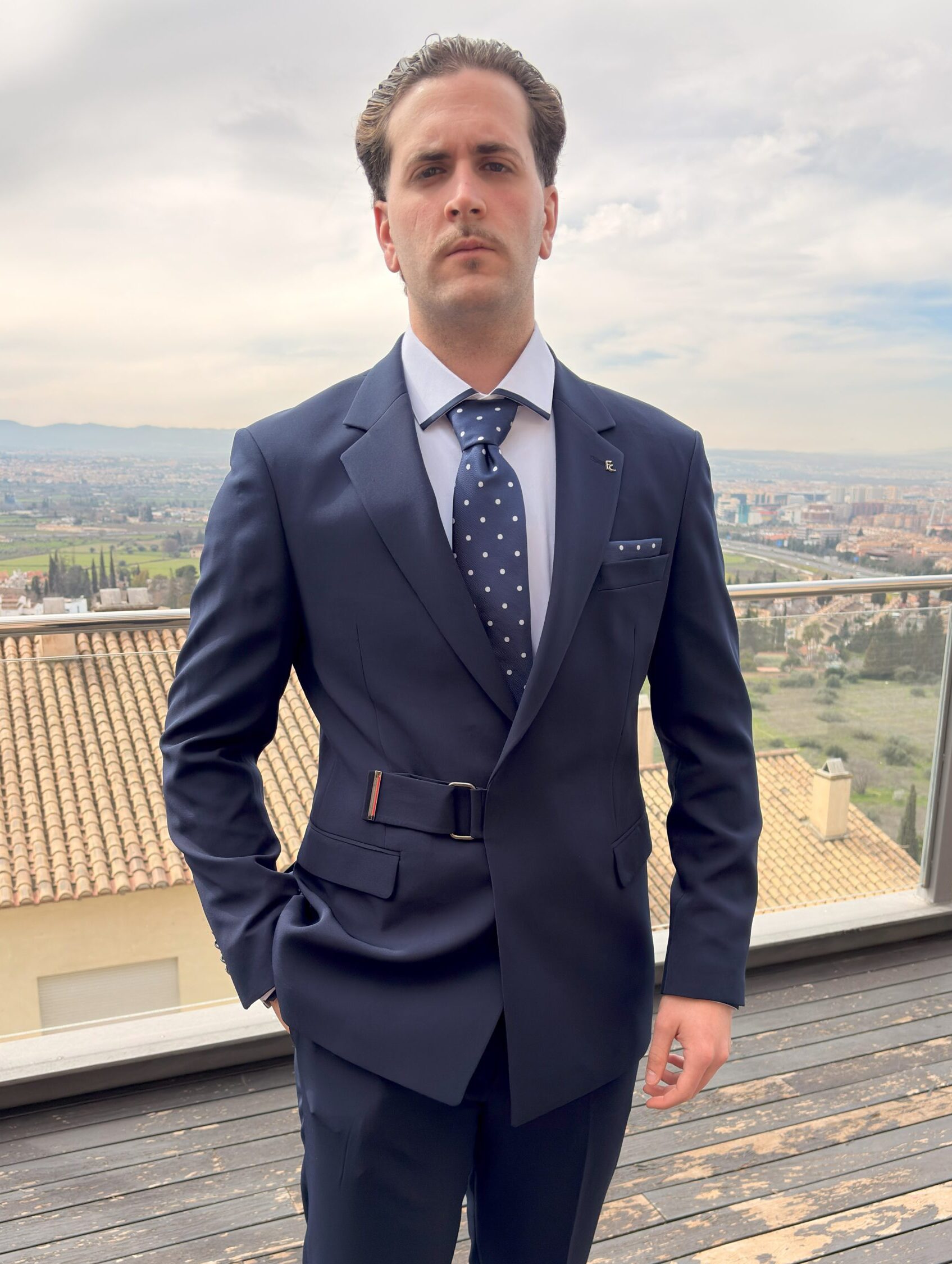 Traje cruzado hebilla