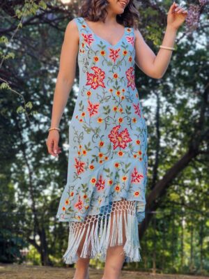 Vestido bordados mantón de manila tirantes celeste