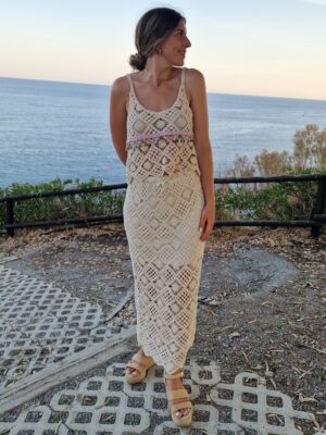 Conjunto top y falda larga crochet detalle abalorios colorines