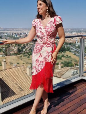 Vestido cruzado bajo flecos manga corta estampado