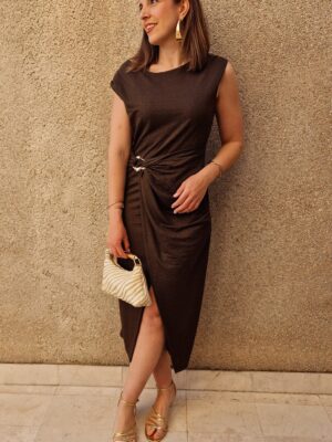 Vestido detalle hebilla dorada costado efecto lino