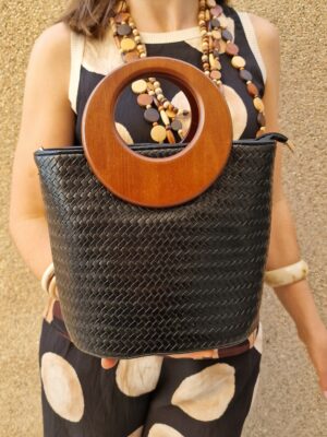 Bolso asa madera patrón trenzado