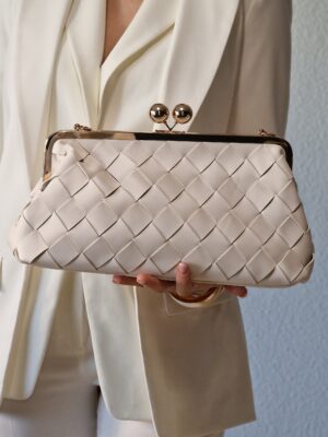 Bolso clutch mediano trenzado