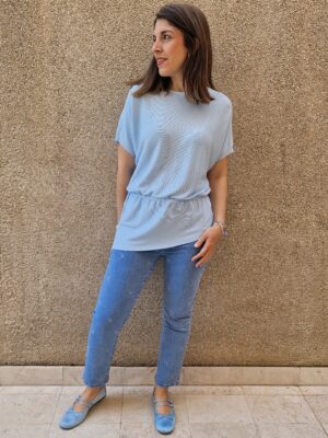 Blusa asimétrica corte cintura